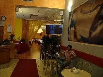 לנגנו Hotel Elitis